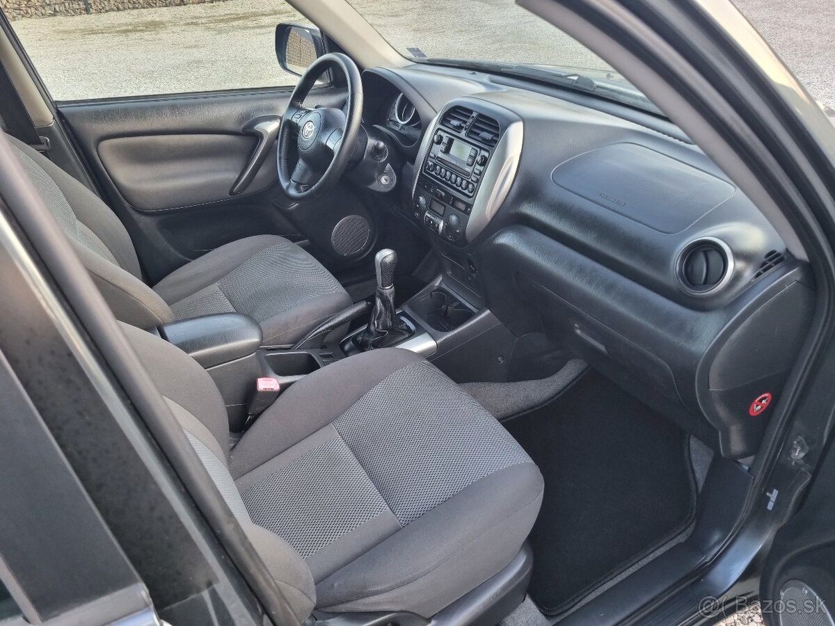 TOYOTA RAV4 2,0D4D 4X4 - 18