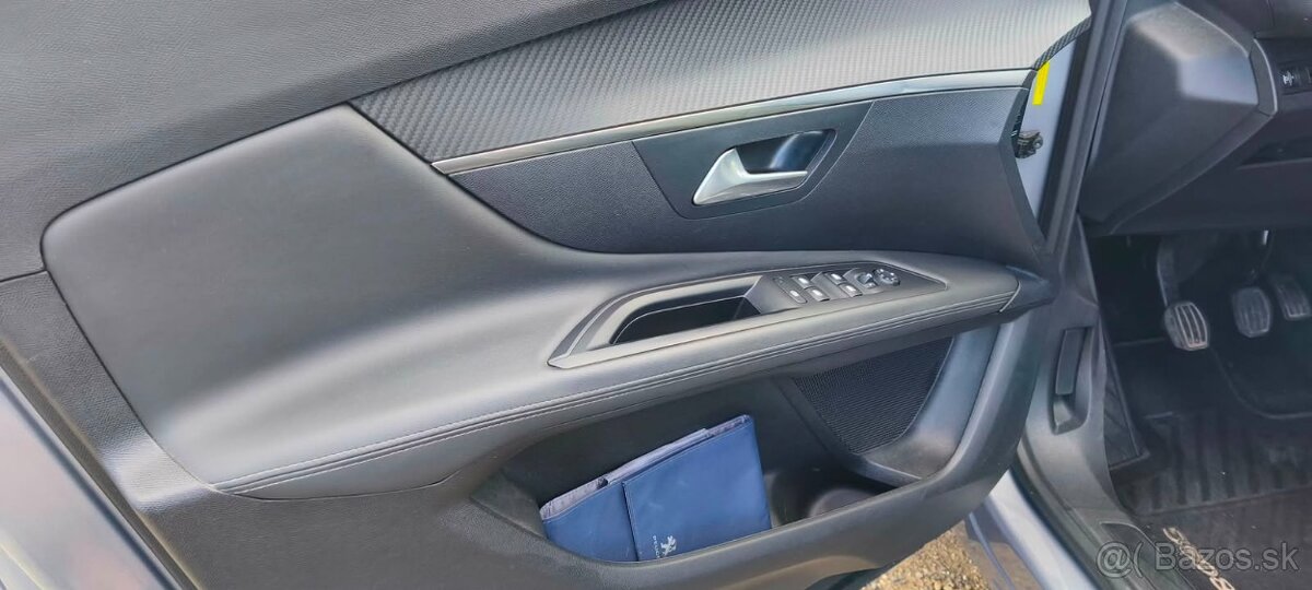 Peugeot 3008 SUV (2020) - 18