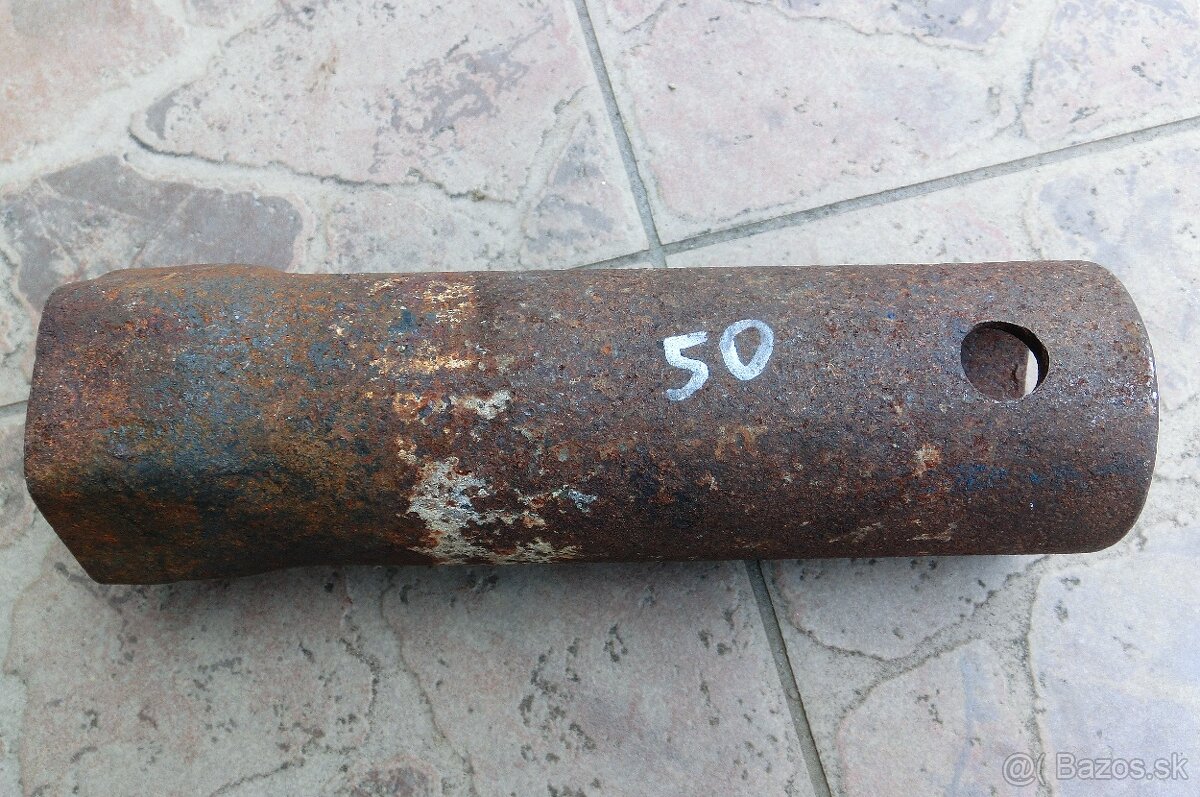 Rôzne staré retro náradie . - 18