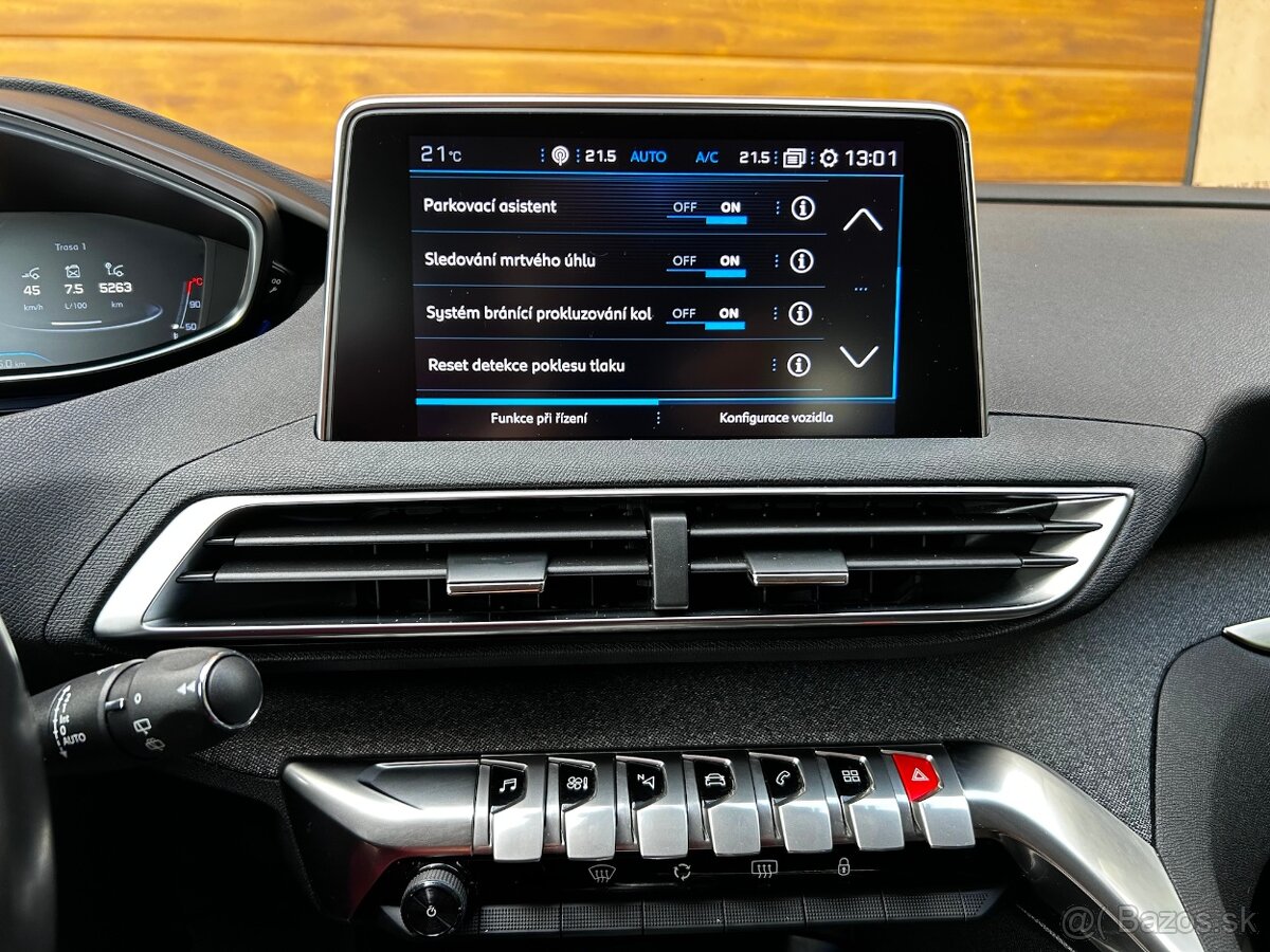 Peugeot 3008 1.2 PureTech Allure EAT8 - 18