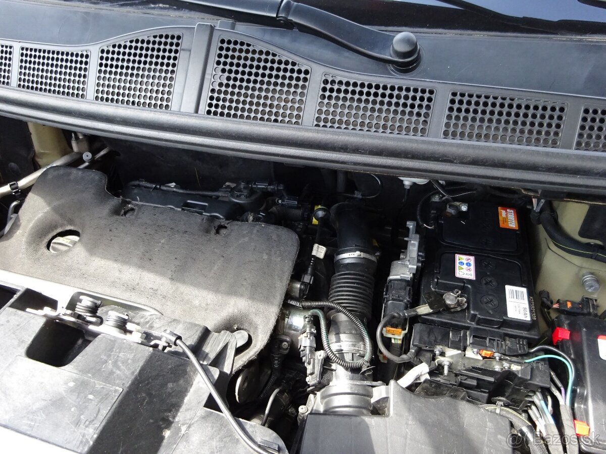 Peugeot TRAVELLER LONG 2,0HDI,8 MÍST - 18