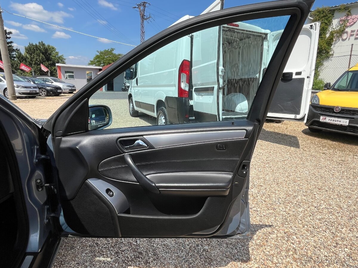 Mercedes-Benz Třídy C, C 220 CDI Avantgarde - 18