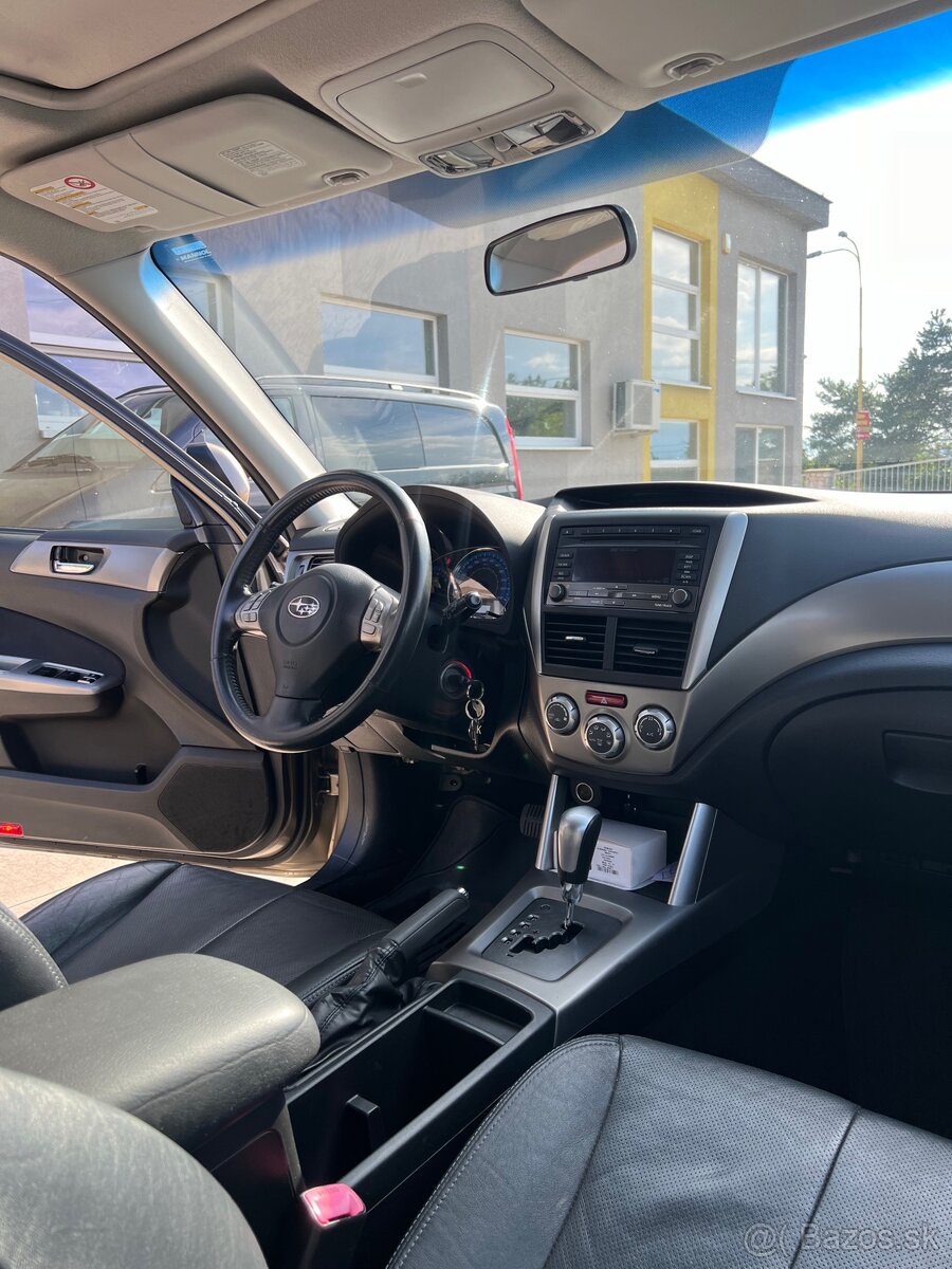 Subaru Forester PREMIUM - 18
