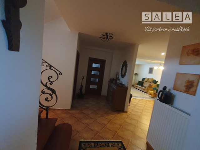 Zaujímavý 4-izbový Rodinný dom (1167m2) Vodárenská Piešťany - 18