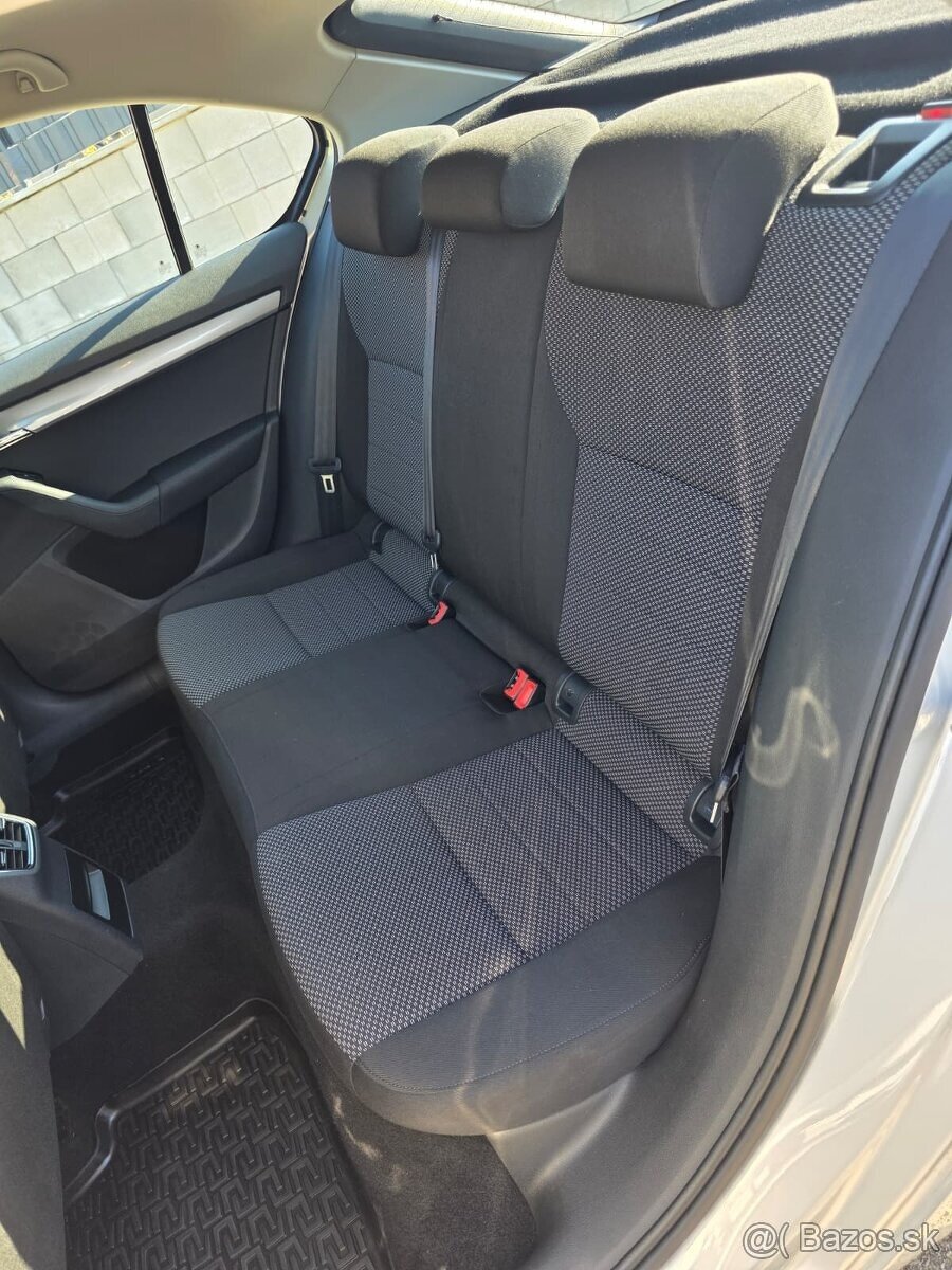 Škoda Octavia III 1.6 TDI DSG - 18