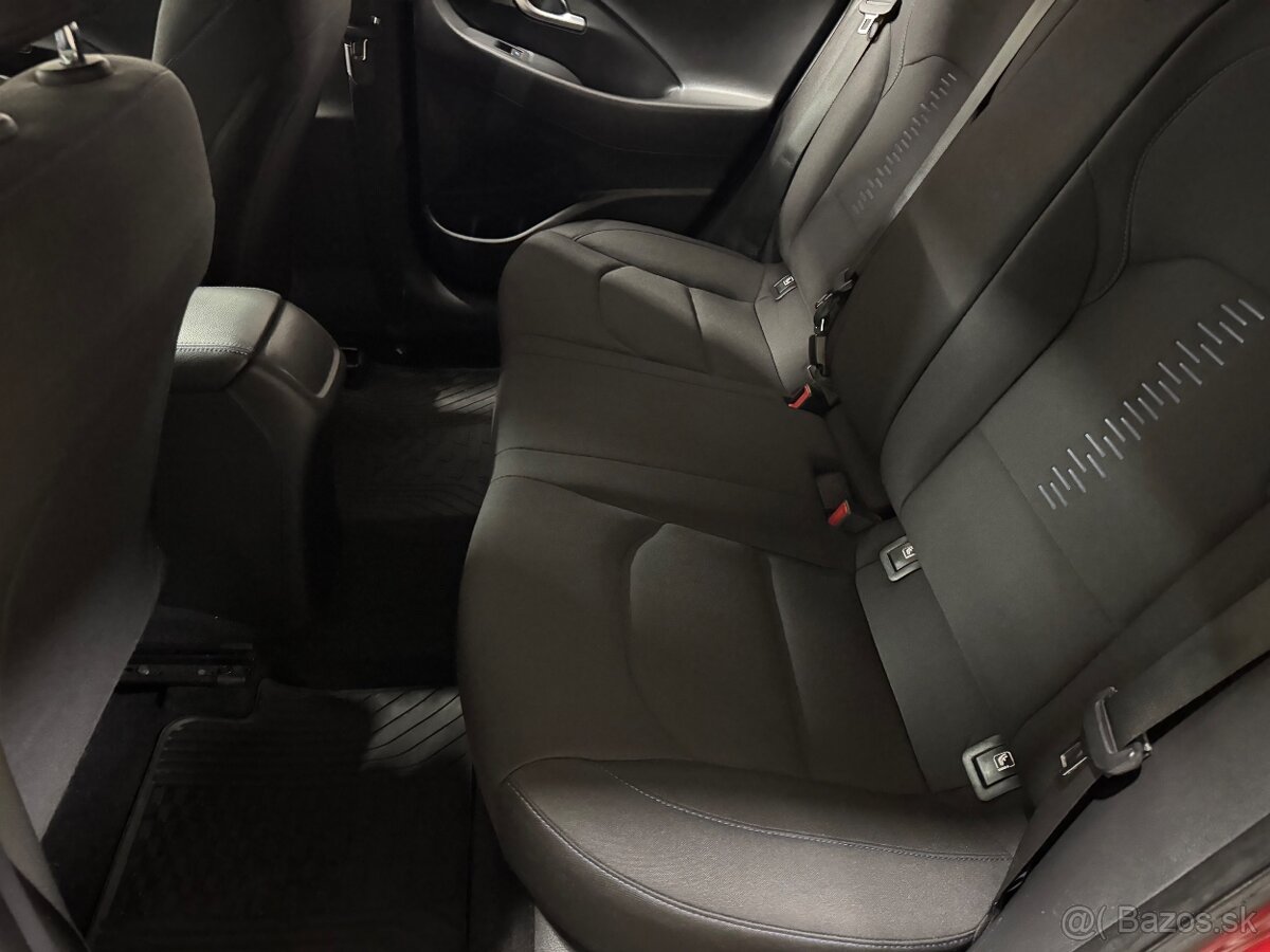 Hyundai i30 Automat 1,4 T-GDI benzín GO 140 koní 2018 - 18