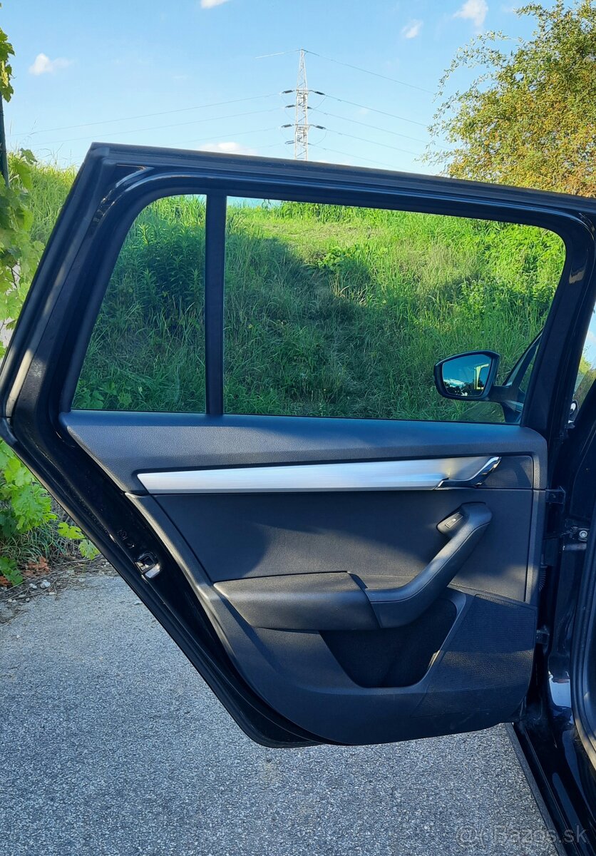 Predám Škoda Octavia Combi 1.6 TDI 115k Ambition - 18