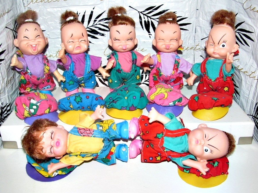 Retro sběratelské malé panenky šklebíci parta 7 rošťáků - 18