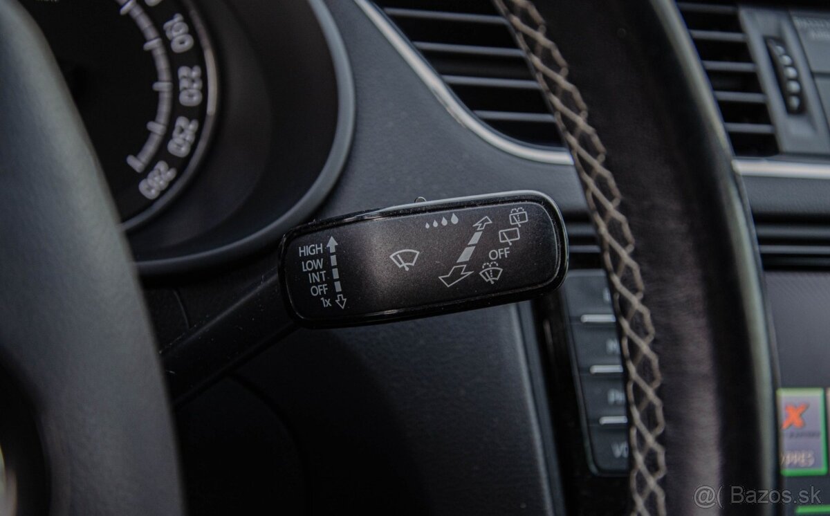 Škoda Octavia Combi 2.0 TDI RS - 18