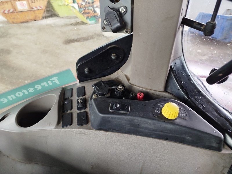 Case IH Puma 240 CVX - Kolesový traktor / 8 764 Mh - 18