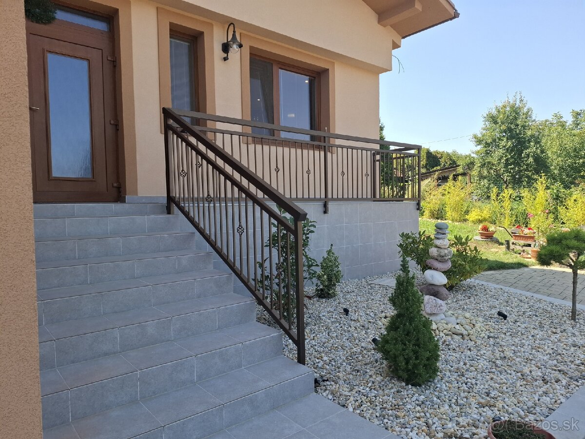 Výroba brán , plotov, prístreškov ,zábradlie, kovovýroba - 18