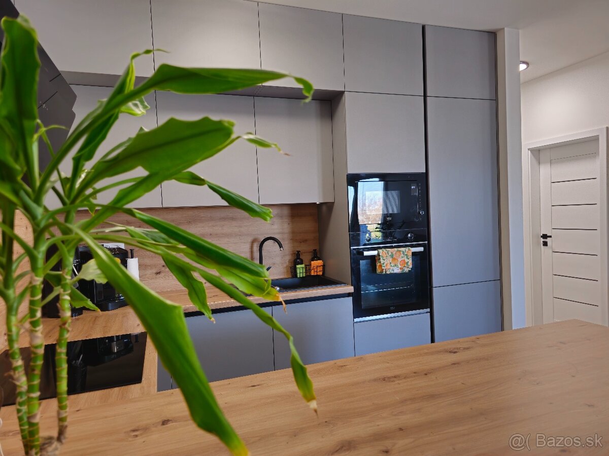 MODERNÝ 4-IZBOVÝ DOM S TEPELNÝM ČERPADLOM - 18