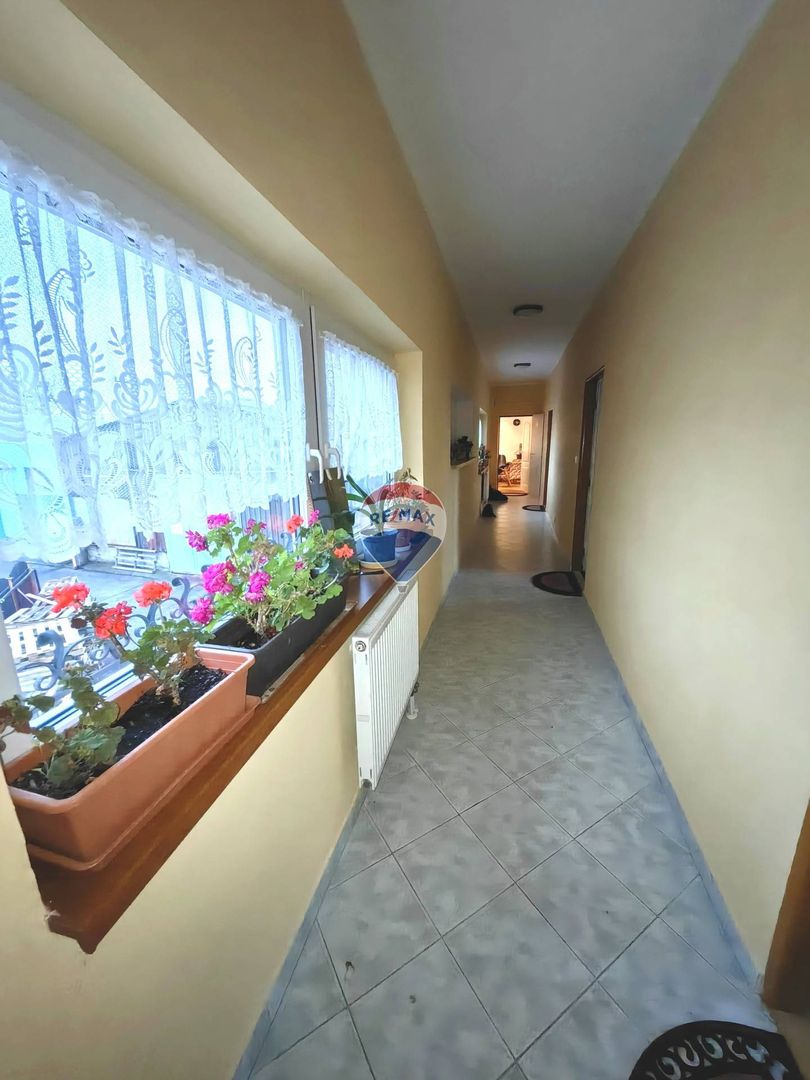 Polyfunkčný objekt, dom, podnikanie, 565m2, ul. Budovateľská - 18