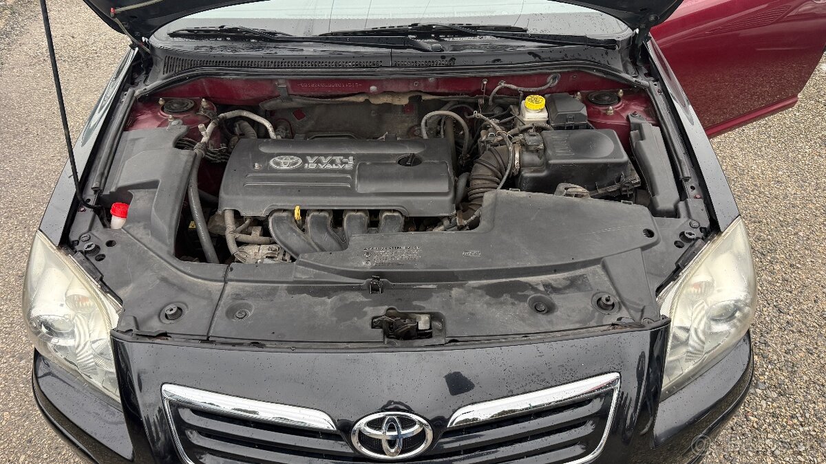 Toyota Avensis 1.6 - 18