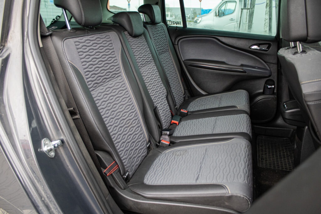 Opel Zafira 2013 - 18