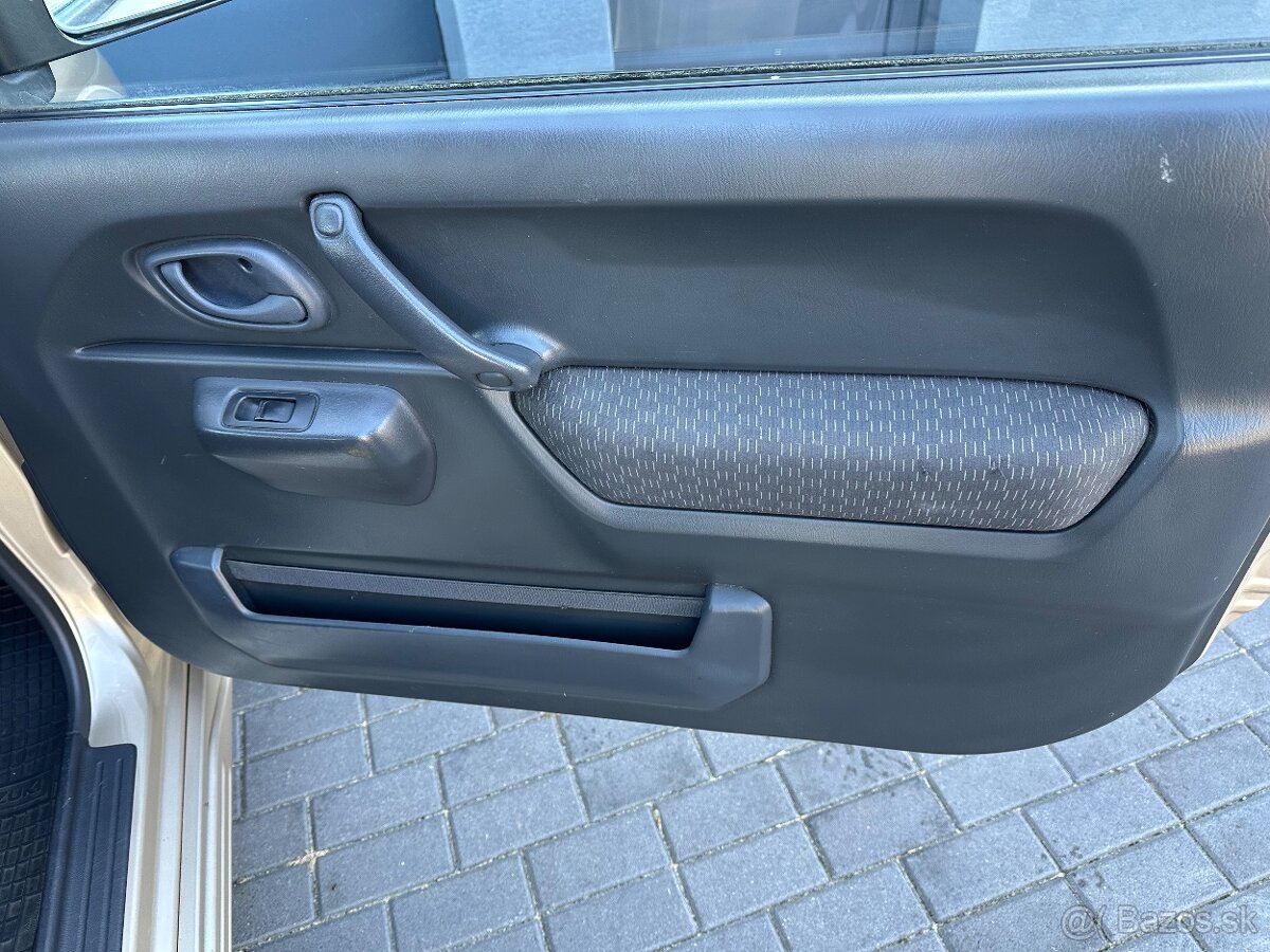 Suzuki Jimny 1.3 Benzín 4x4 | 110 800 km - 18