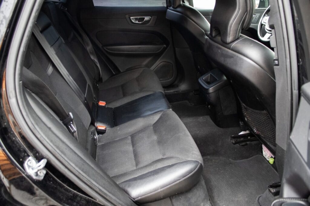 Volvo XC60 D4 Momentum, 140kW (2019) - 18