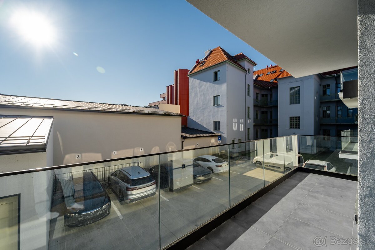 Luxusný 3-izbový Byt s balkónom a garážovým parkovaním - 18