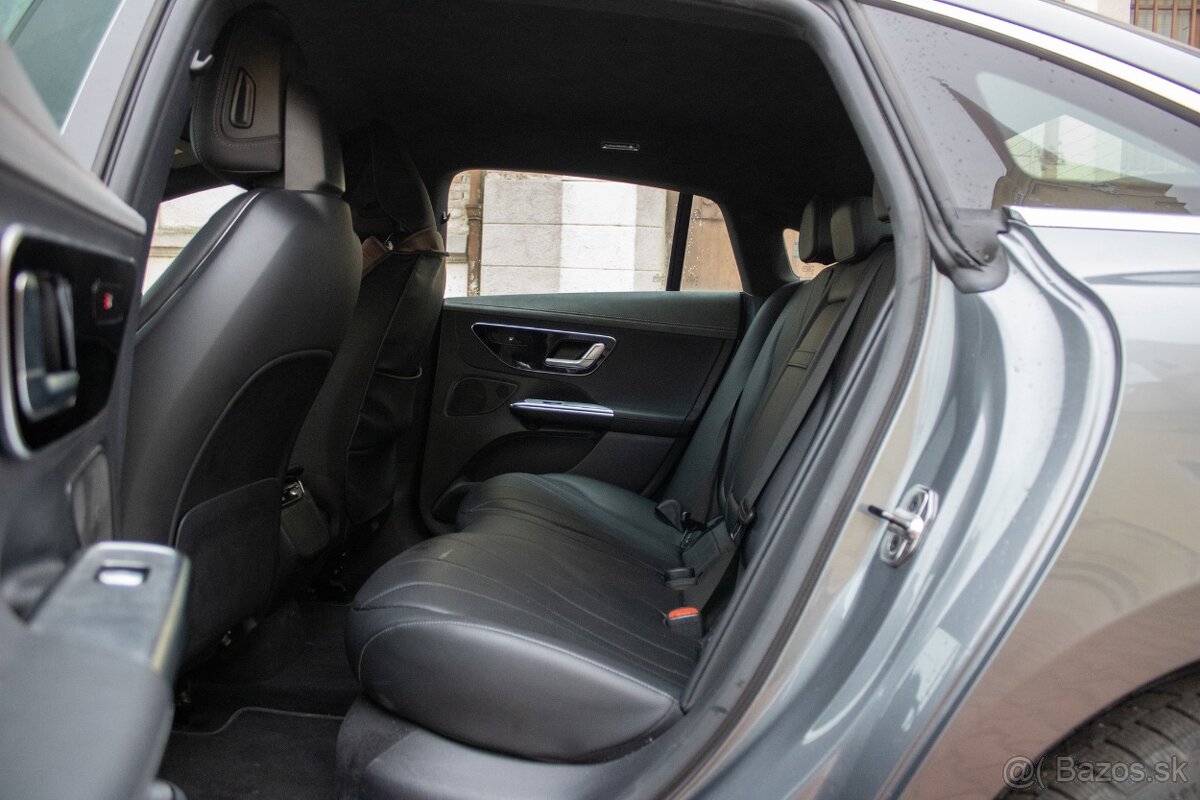 Mercedes-Benz EQE 350 - 18