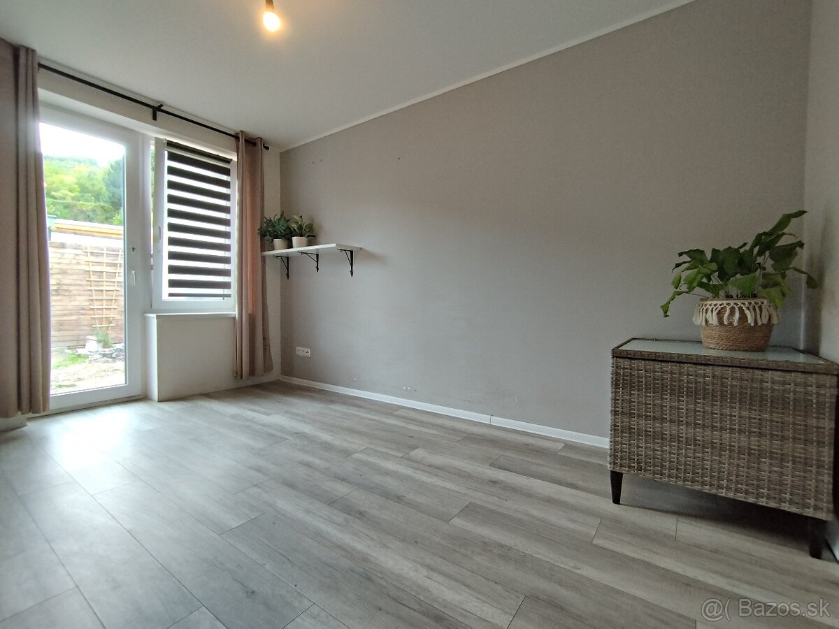 Predám rodinný dom bungalov, obec Horné Orešany - 18