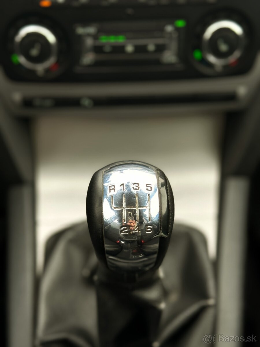 Škoda Octavia 2 po FL - TOP VÝBAVA - 1.4 TSI 90kw - 18