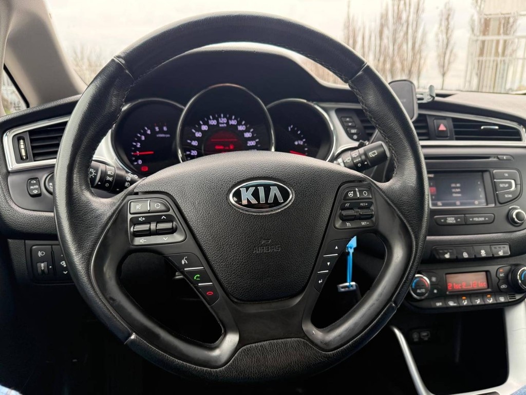 Kia Ceed 1.6 CRDi 100kw M6 GOLD - 18