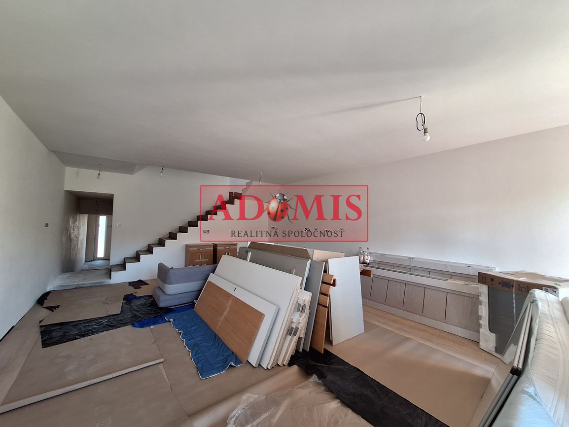 ADOMIS - predám exkluzívny 4-izbový tehlový dom 220m2,garáž, - 18