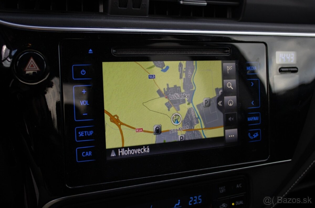 Toyota Corolla sedan 1.6 Ececutive - 18