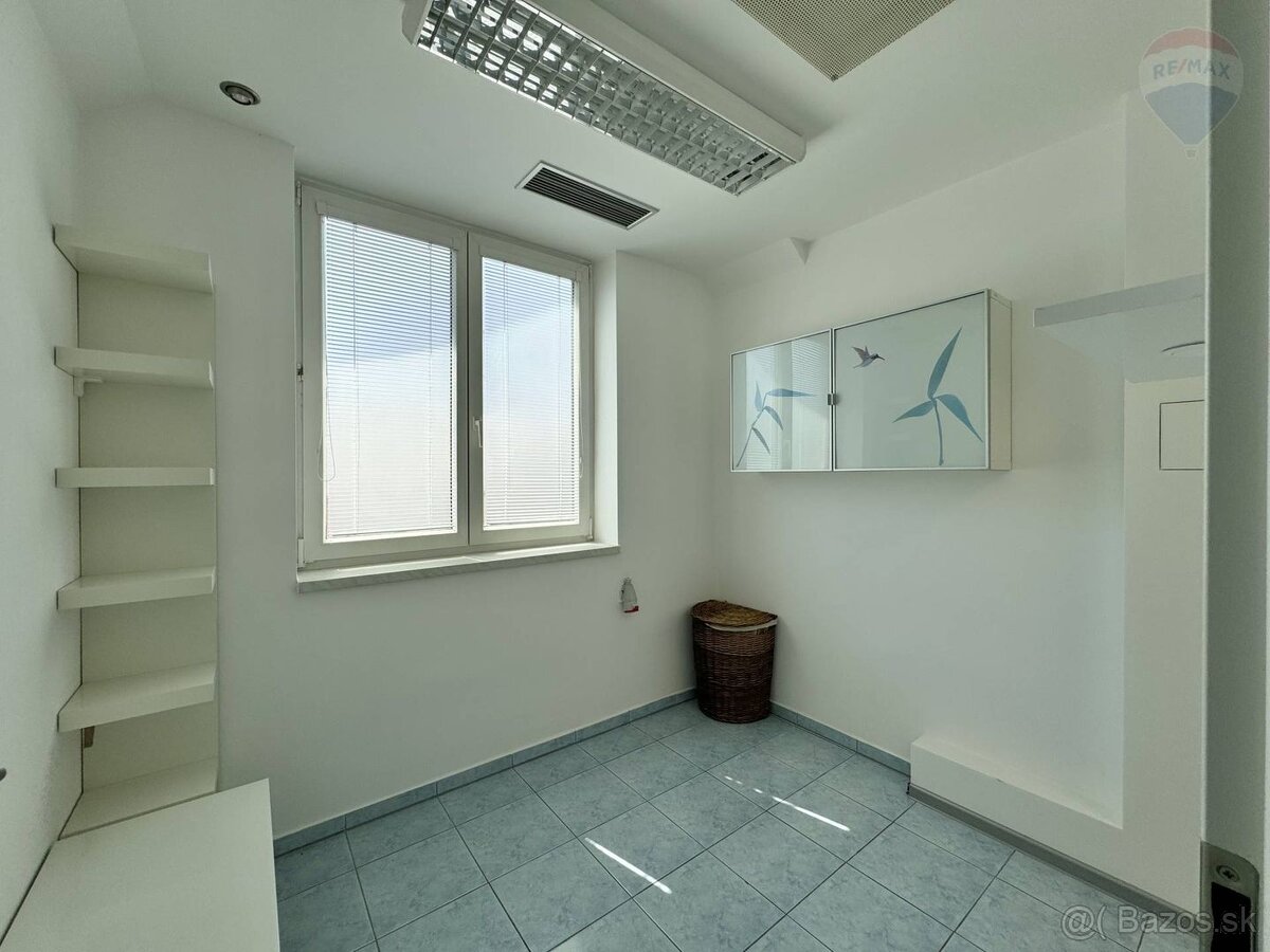 Predaj nebytového priestoru v centre Dunajskej Stredy, rozlo - 18