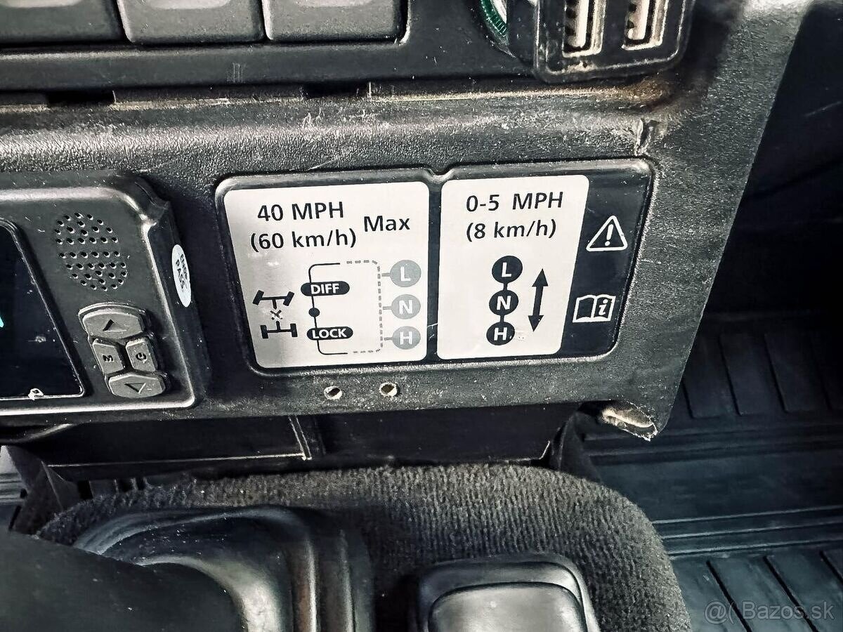 Land Rover Defender 110 2.4 SW SE - 18