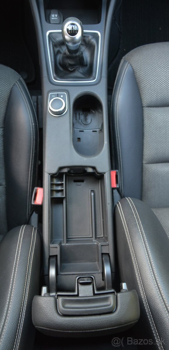 Mercedes CLA 2017 SR. voz, benzín - 18