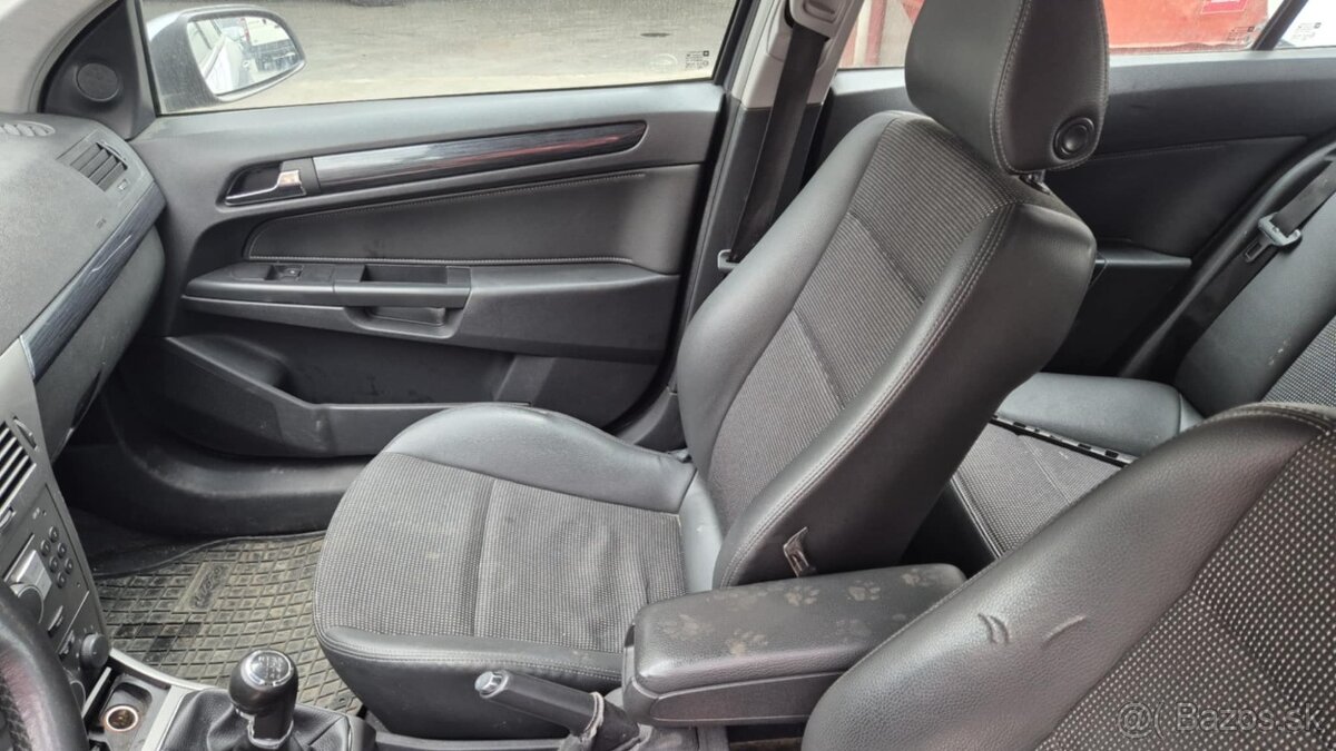 Opel Astra H 1,9CDTi 110kw kód: Z19DTH - 18