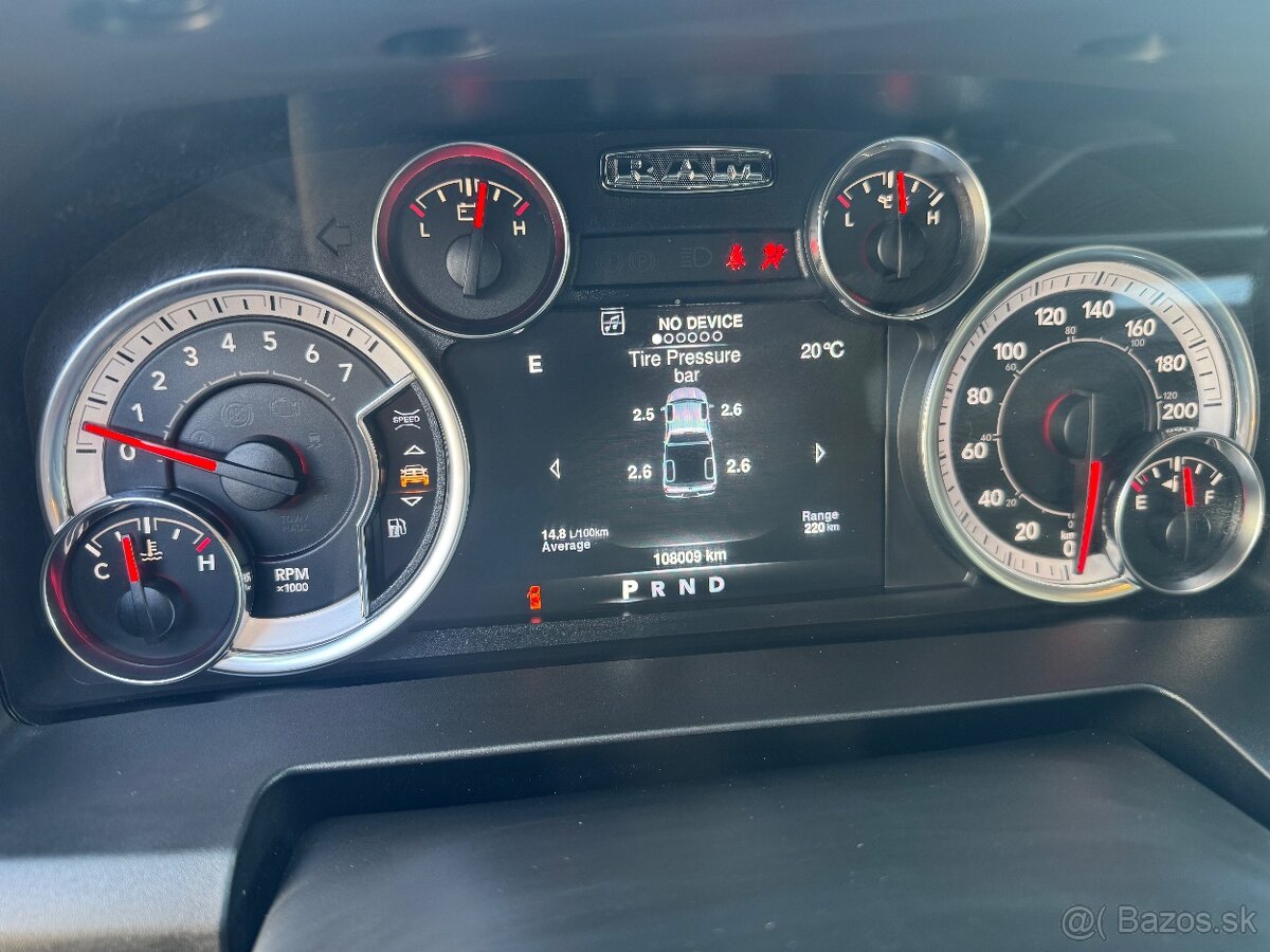 Dodge Ram 1500 Classic 2023 Hemi 5,7 - 18