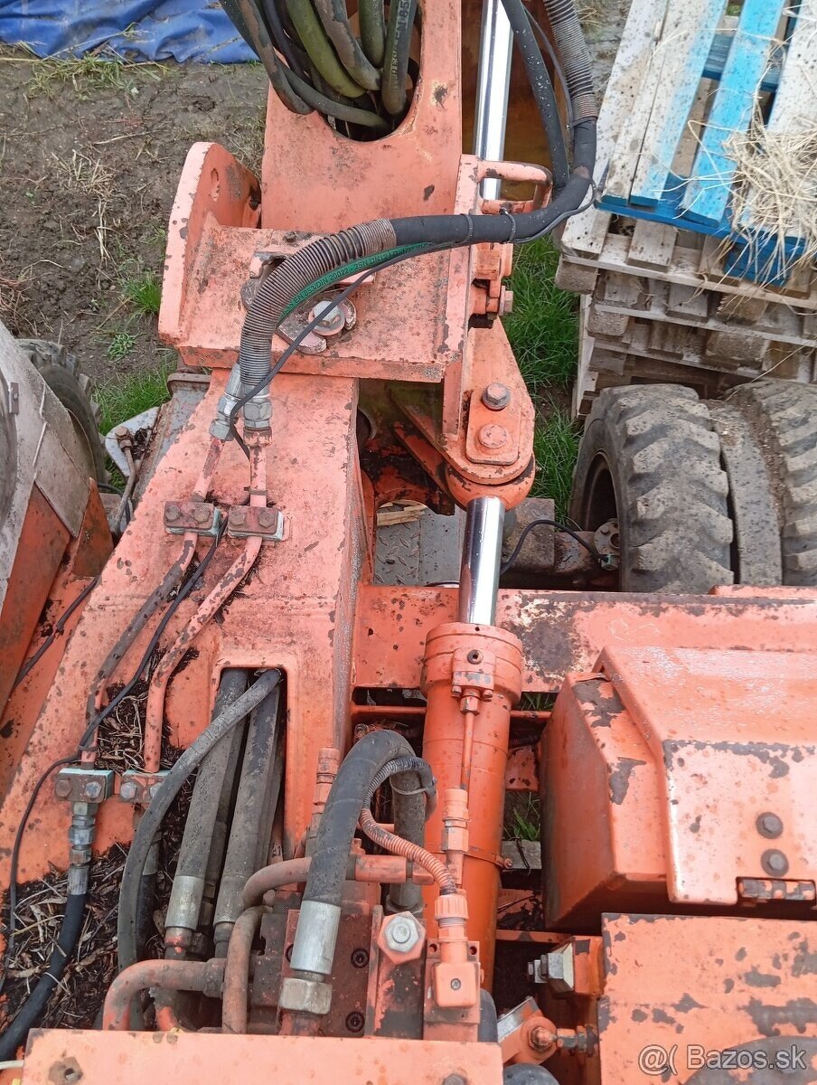 Kolesovy Bager ATLAS TEREX 1104 12T s TP - 18