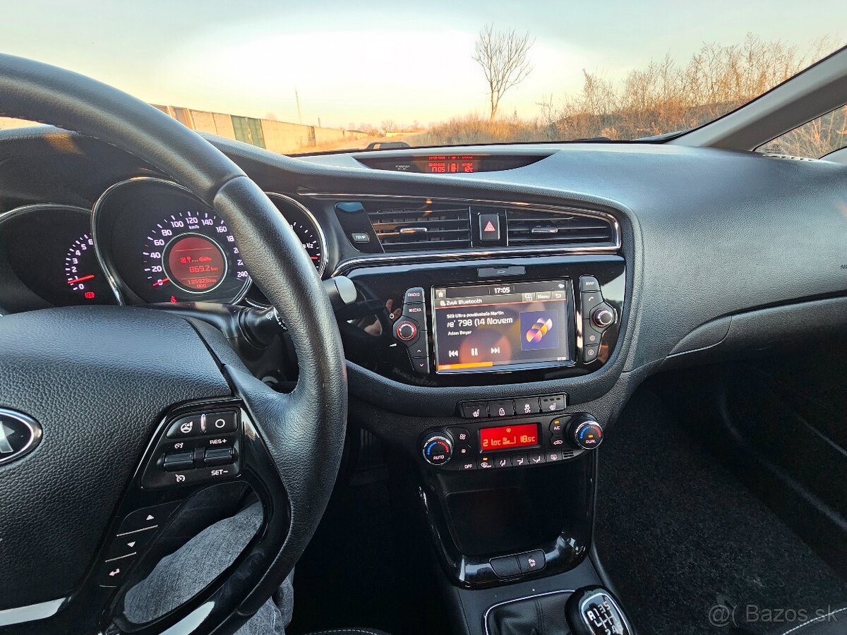 KIA Ceed 1.6 GDI 2018 Gold - 18