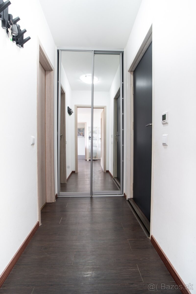 Nadštandardný dom s veľkým pozemkom - Pereš - Predaj - 18