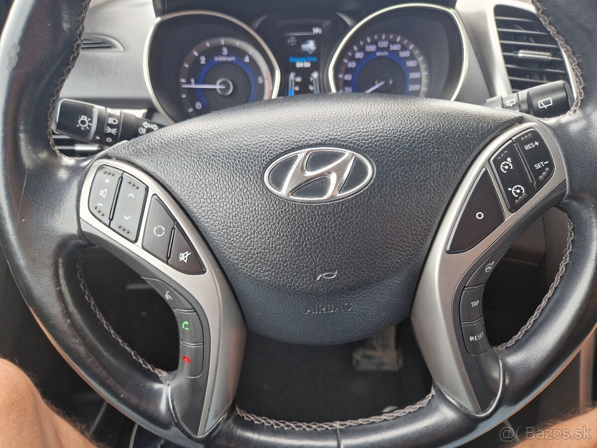 Hyundai i30 CW 1.6i CRDi HP 16V DOHC Style - 18