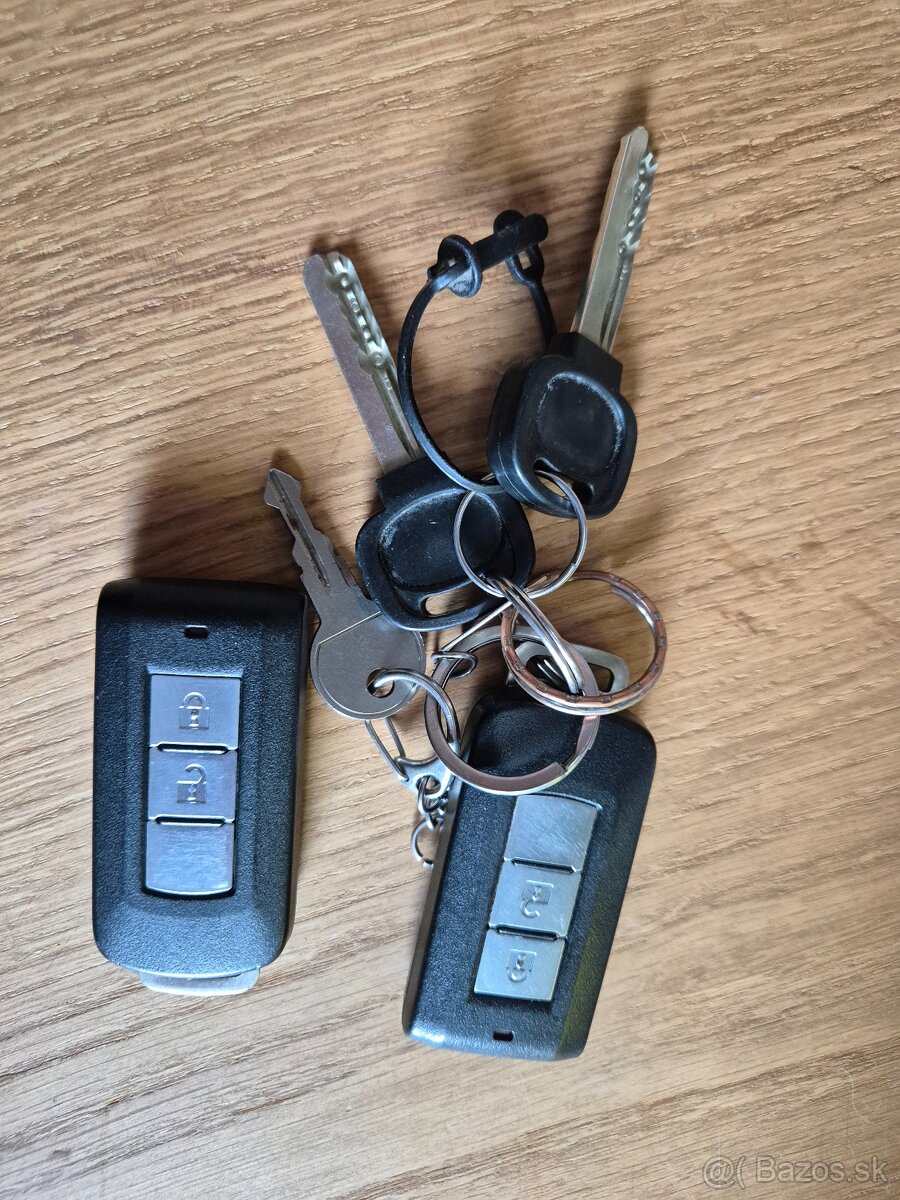 Mitsubishi Outlander 2.2D 4x4 7.miest - 18