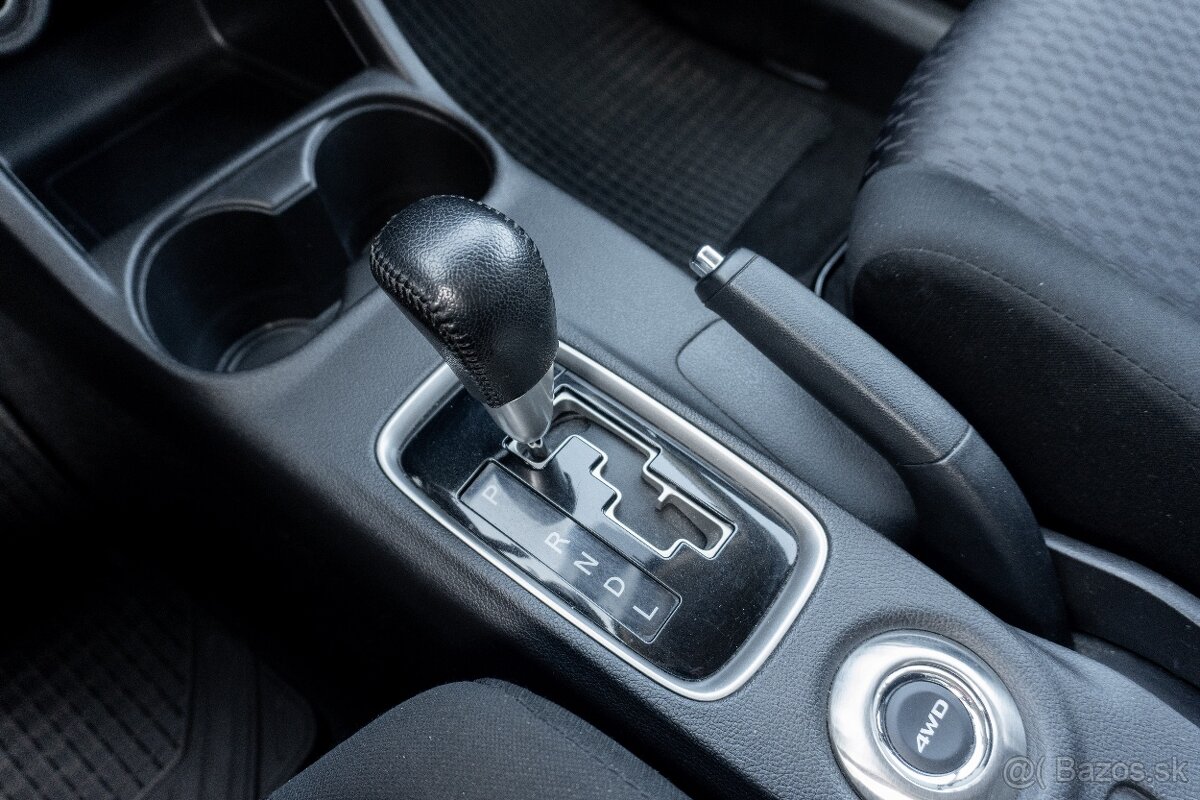 Mitsubishi Outlander 2.0 MIVEC 4x4 automat - 18