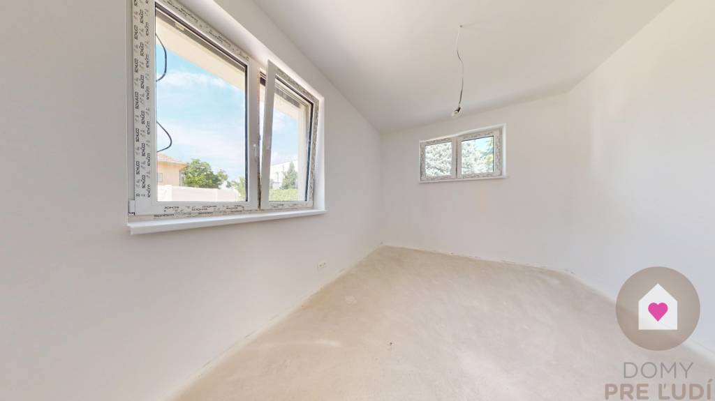 NOVINKA: SKOLAUDOVANÁ NOVOSTAVBA BUNGALOVU-133,5m2, POZEMOK - 18