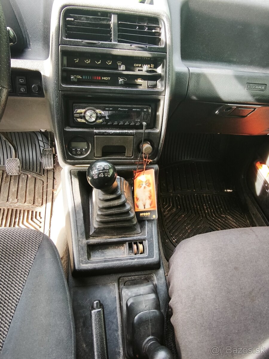 Suzuki vitara 1.6 JLX - 18