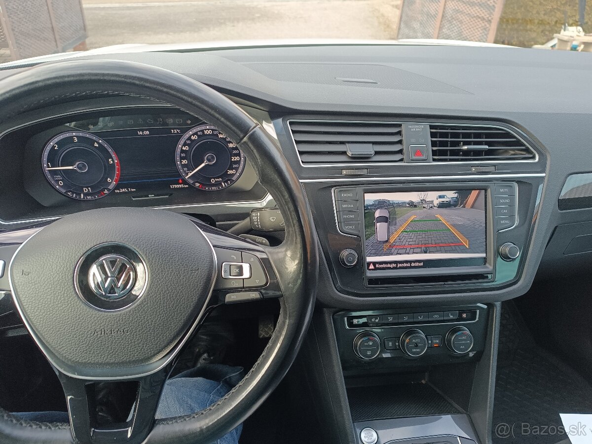 VW Tiguan 2,0 TDI, 4x4, matrix, virtual, webasto, DSG - 18