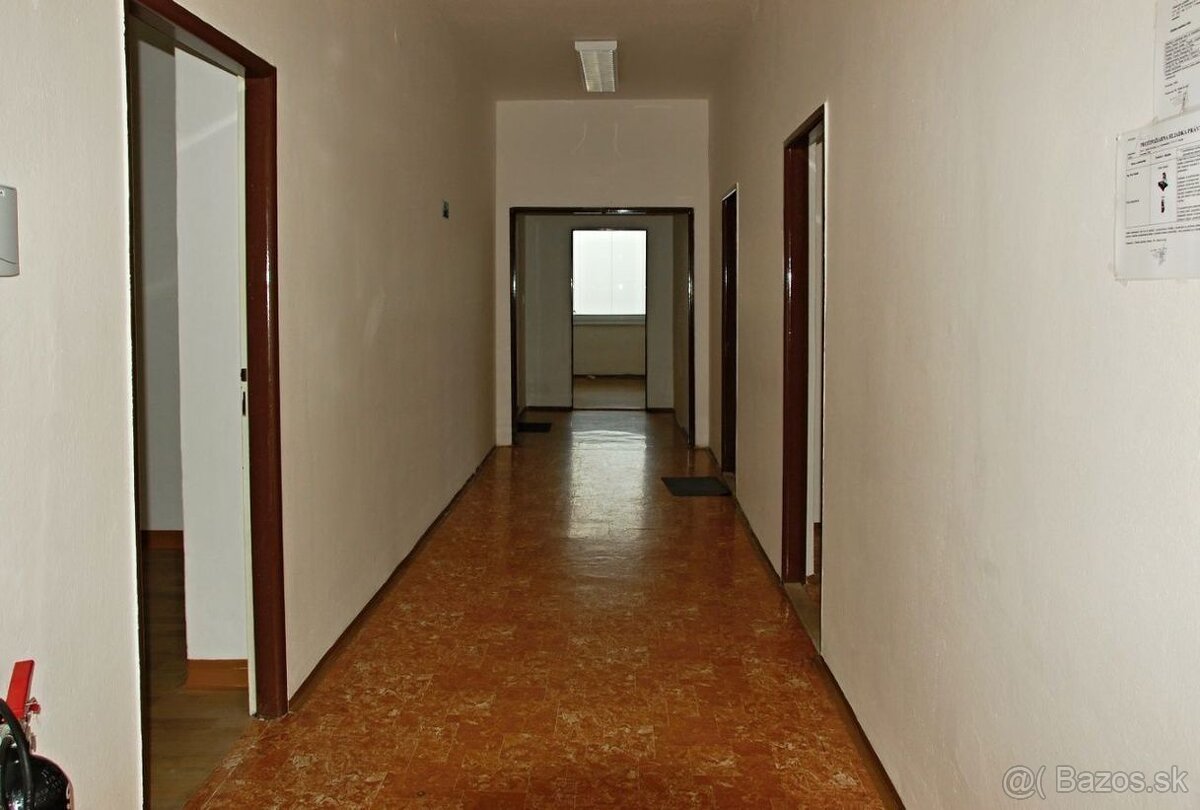 Administratívne priestory, Trenčín – Za mostami - 18