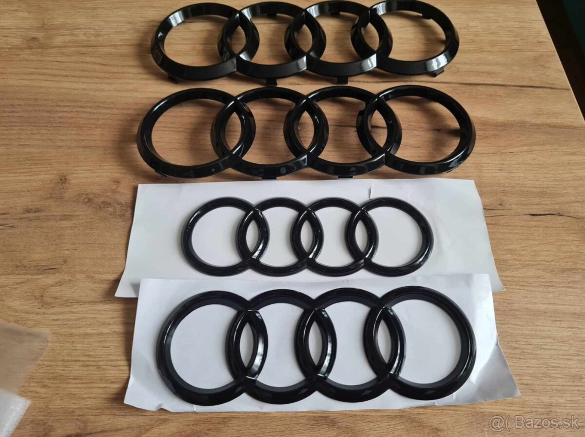 AUDI Čierne lesklé znaky - 18