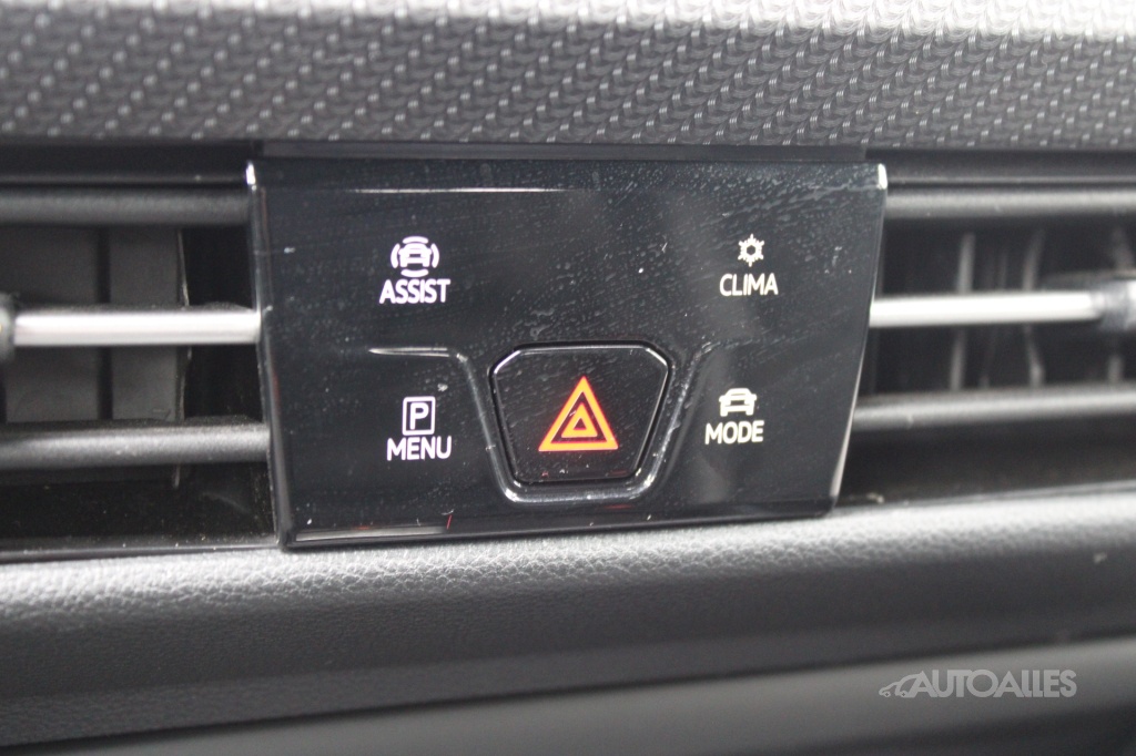 Volkswagen Golf Variant 1,5 e-TSi 110 kW R-LINE - 18