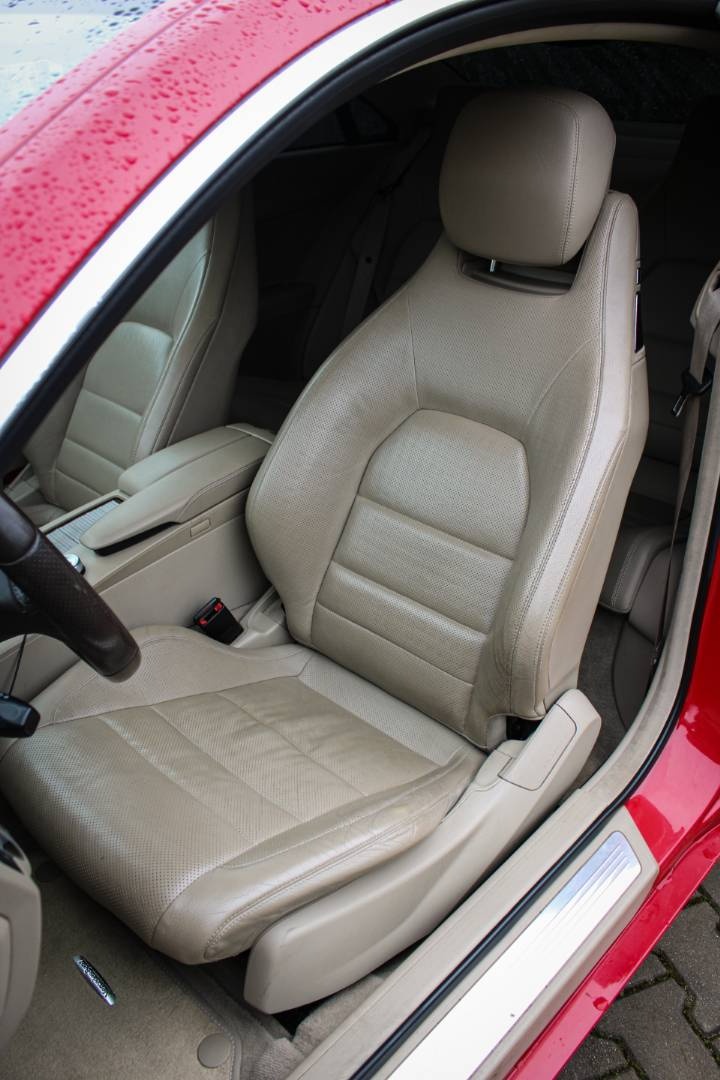 Mercedes-Benz E trieda Kupé 200 BlueEFFICIENCY 7G - 18