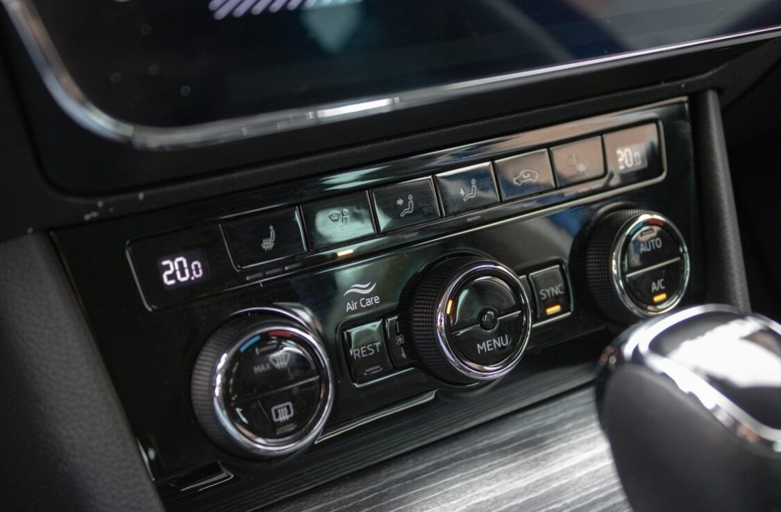 Škoda Superb 2.0 TDI DSG Style - 18