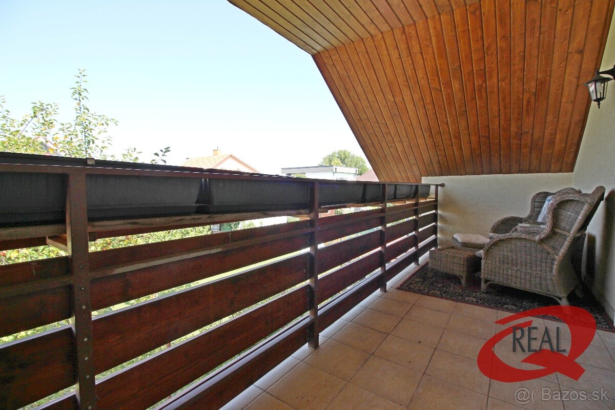 RODINNÝ DOM V SÚKROMNEJ ULIČKE S BAZÉNOM A LETNÝM DOMČEKOM - 18