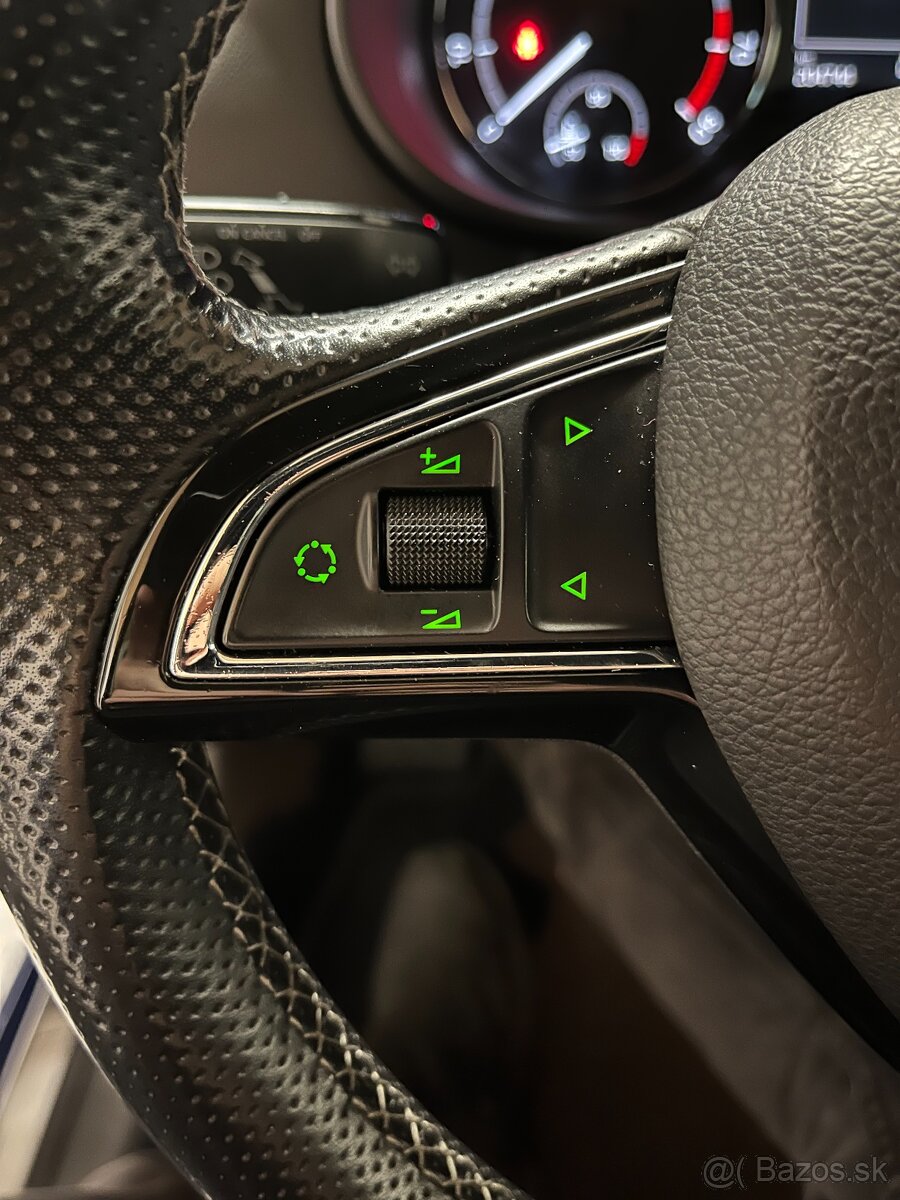 Škoda Octavia Combi 2.0 TSI RS - 18