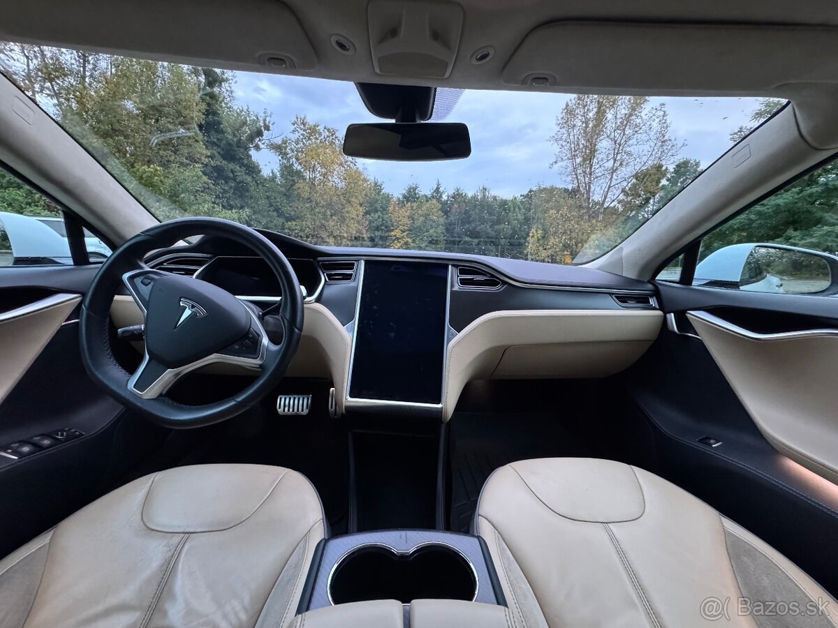 Tesla Model S P85 - Nabíjení ZDARMA - 18